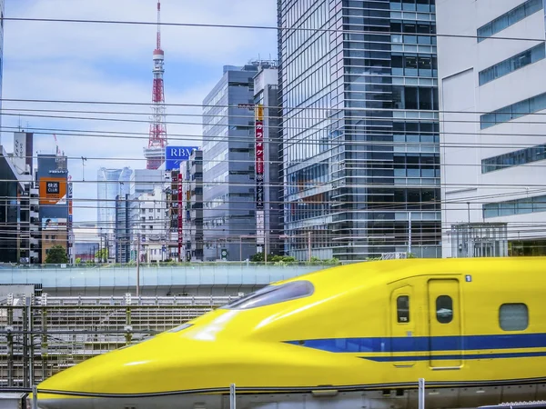 投稿：東京タワーとドクターイエロー