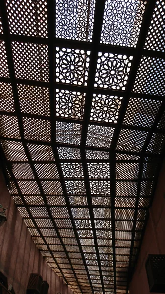 投稿：マラケシュ　市場の透かし天井