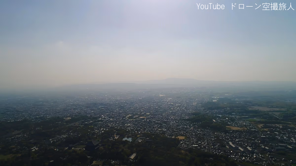 投稿写真：絶景スポットドローン空撮｜若草山 鶯塚古墳 奈良の鹿 日本