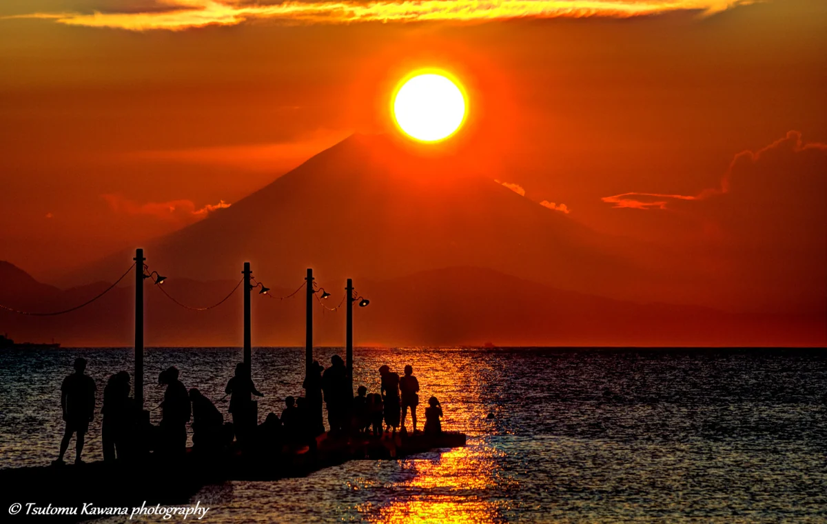 投稿写真：たそがれ桟橋夕富士慕情