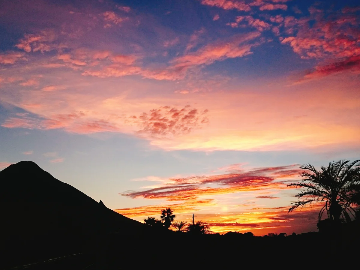 投稿写真：ＪR日本最南端の駅から望む開聞岳