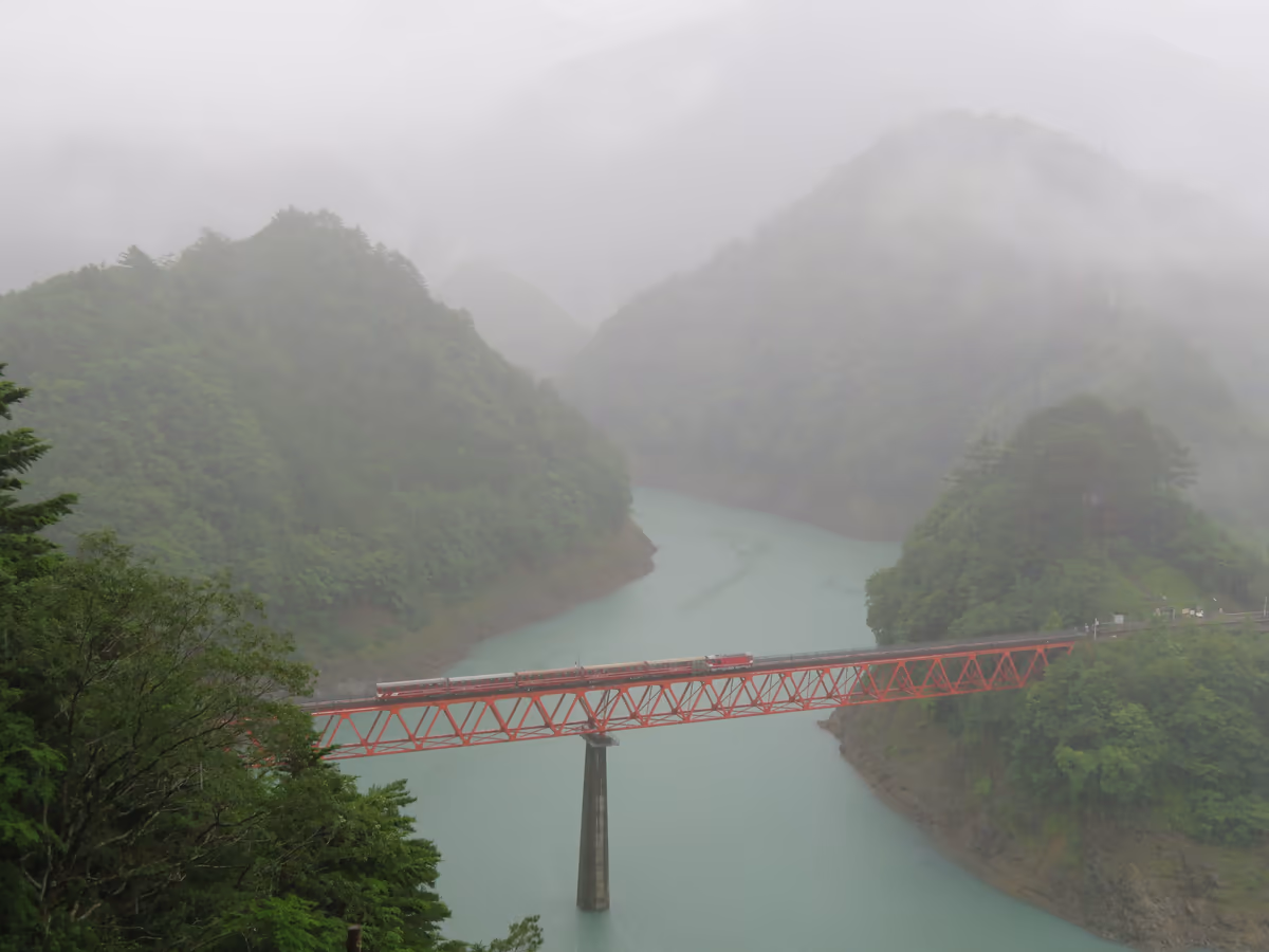 投稿写真：『レインボーブリッジ展望台』＼奥大井湖上駅付近