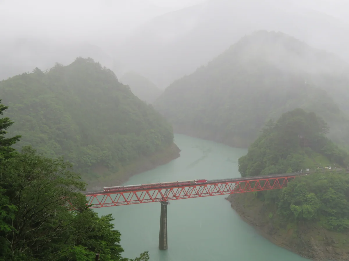 投稿写真：『レインボーブリッジ展望台』＼奥大井湖上駅付近