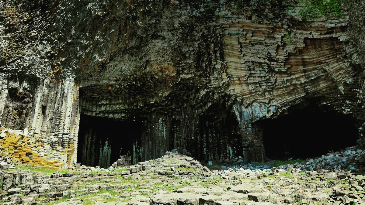 投稿写真：玄武洞　柱状節理