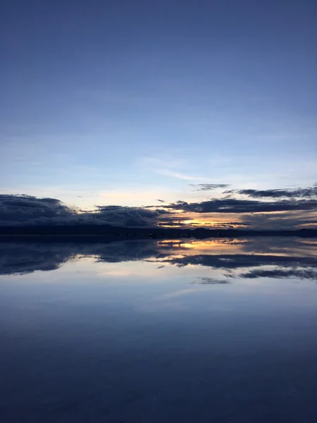 投稿：ウユニ塩湖の夜明け