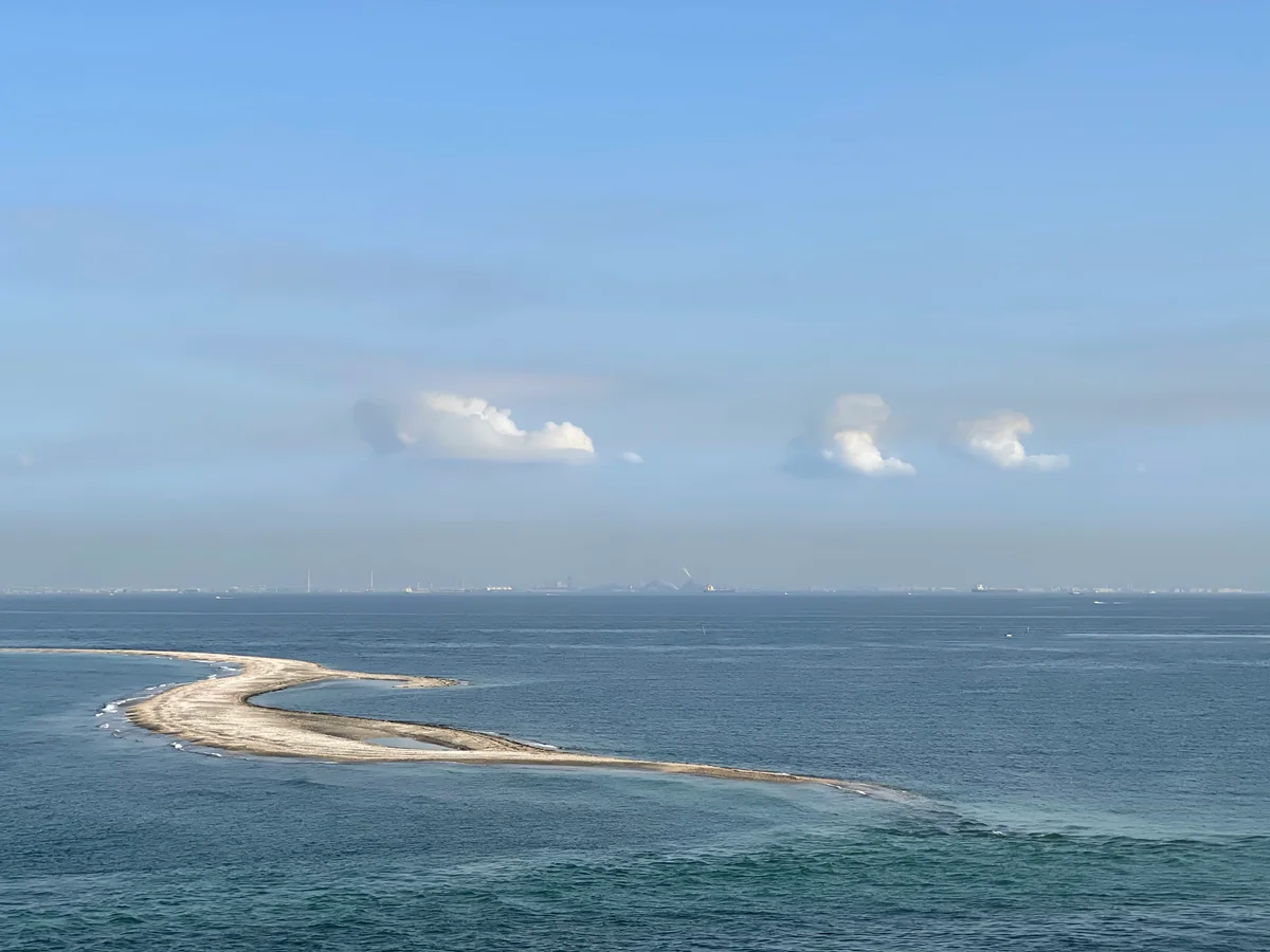 投稿写真：海に浮かぶ道