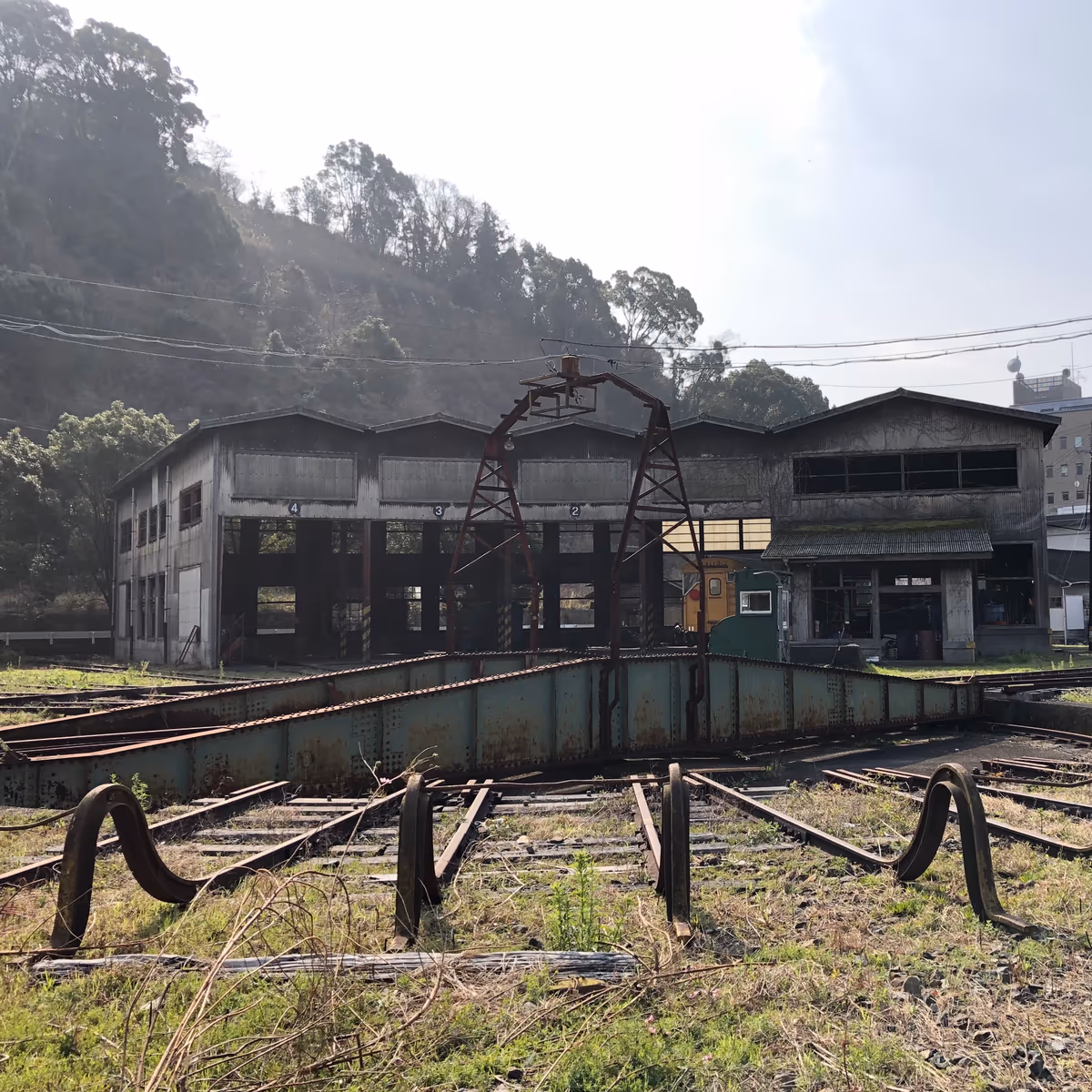 投稿写真：宇和島駅転車台と扇状機関庫