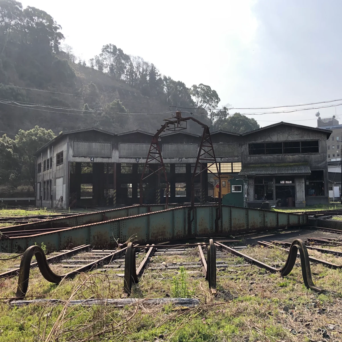 投稿写真：宇和島駅転車台と扇状機関庫