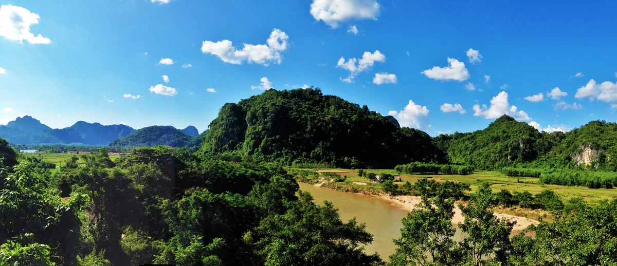 投稿写真：フォンニャ洞窟の展望台から(From Phong Dong)