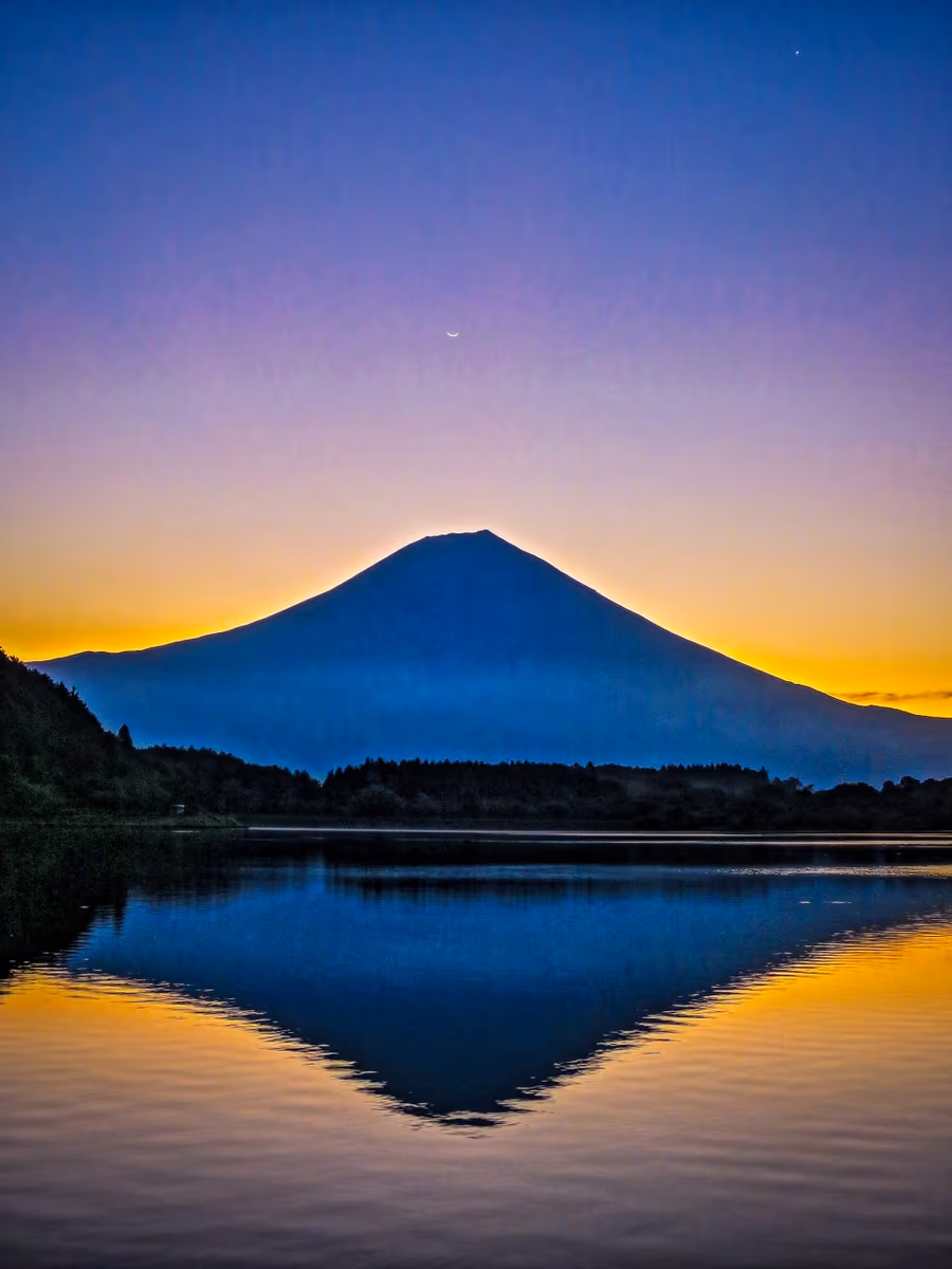 投稿写真：有明月と金星と逆さ富士