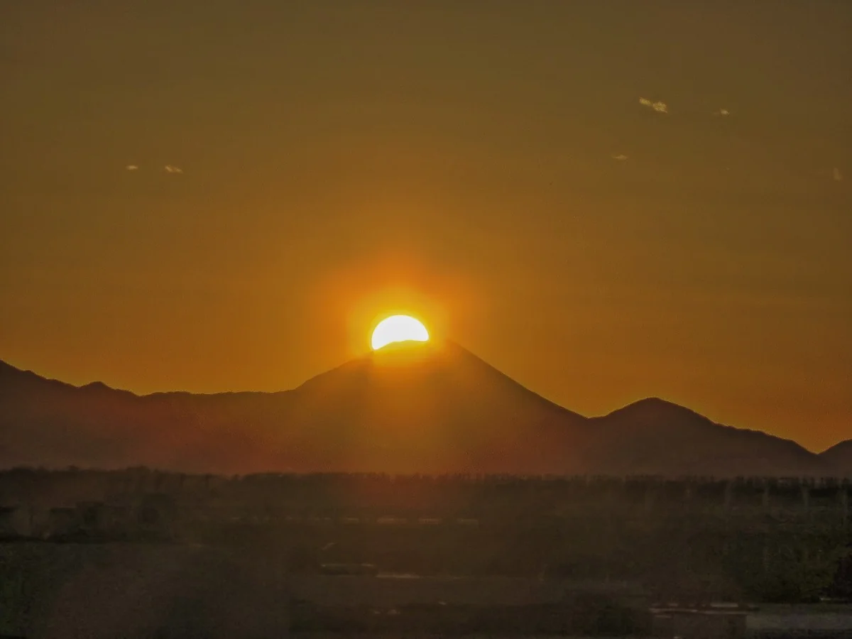 投稿写真：味スタ越しのダイヤモンド富士