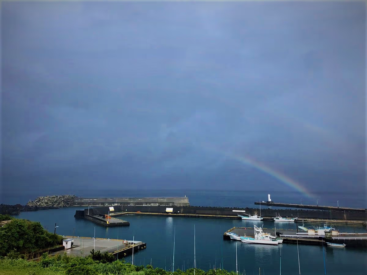 投稿写真：虹の匂いがする島