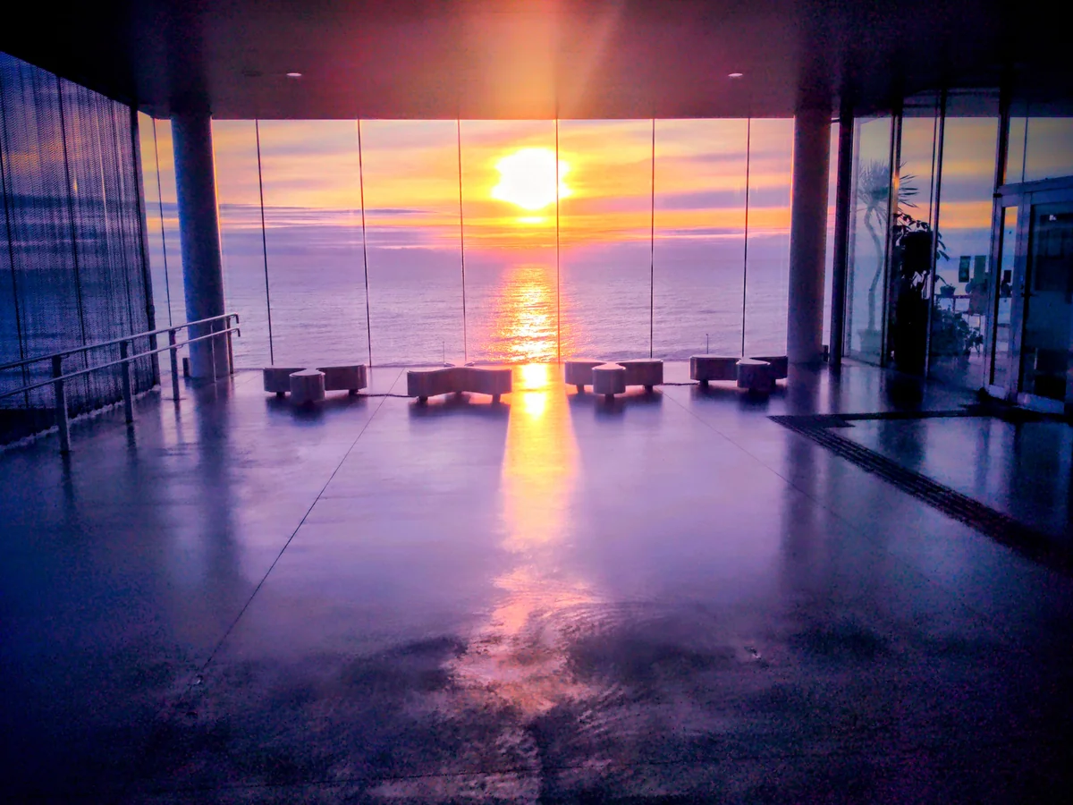 投稿写真：その駅に着くと海が話したがっていた