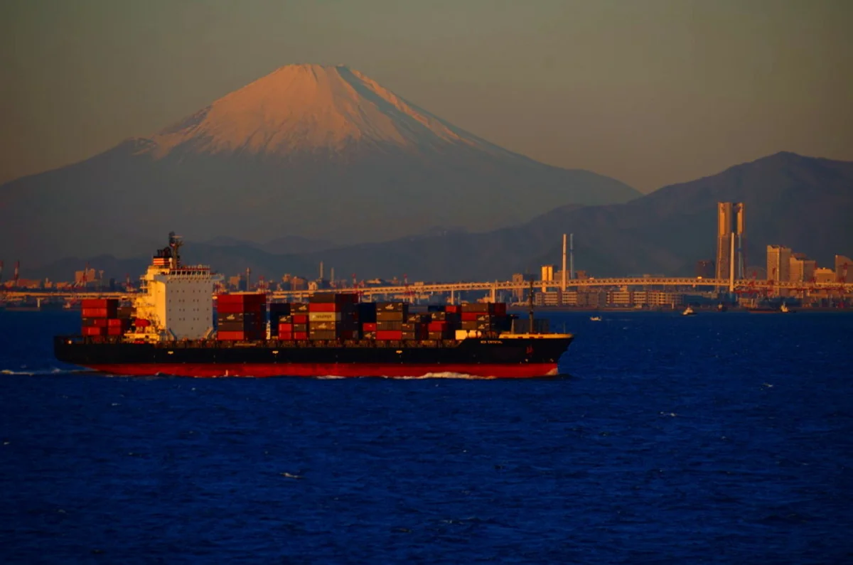 投稿写真：東京湾にそびえる富士山