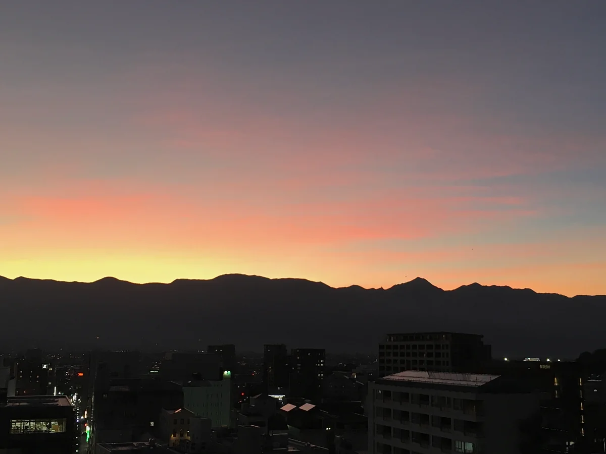 投稿写真：日没直後の西の空と北アルプス