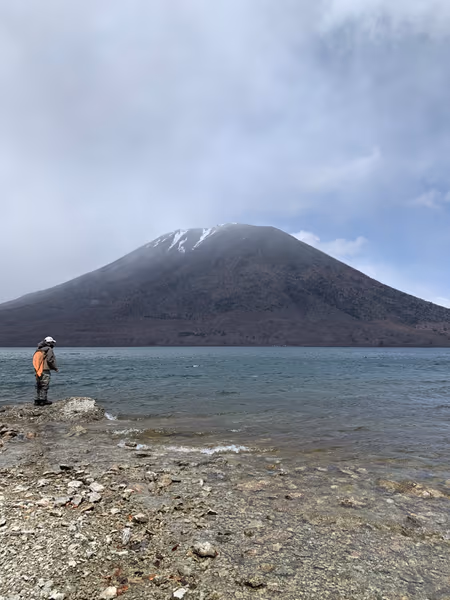 投稿：中禅寺湖南岸からみる男体山