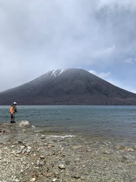 投稿：中禅寺湖南岸からみる男体山
