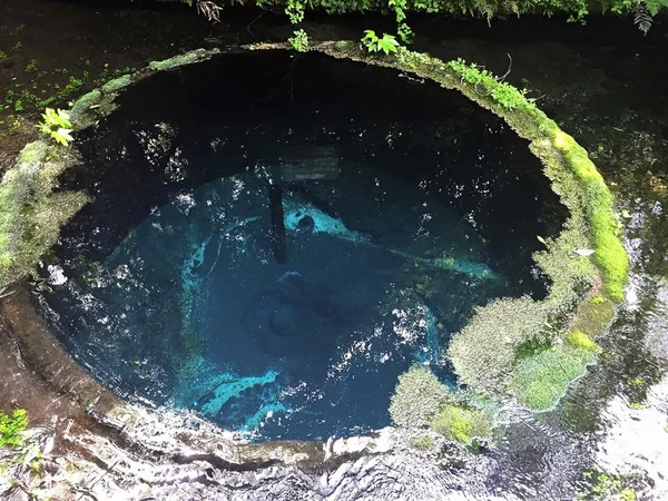 投稿：神秘的な青