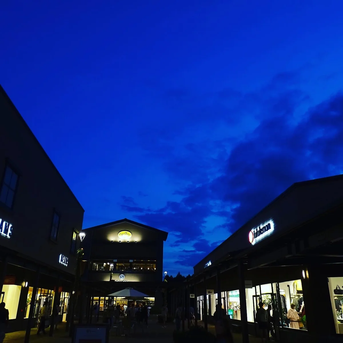 投稿写真：夕暮れの街