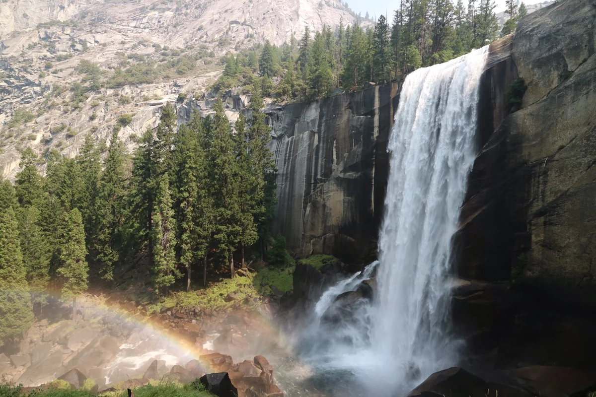 投稿写真：Vernal Falls with rainbow