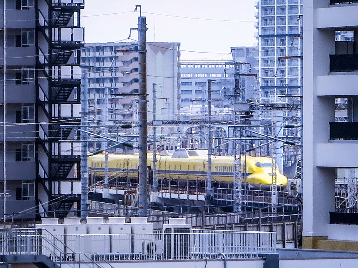投稿写真：回送線を東京駅に向かうドクターイエロー①