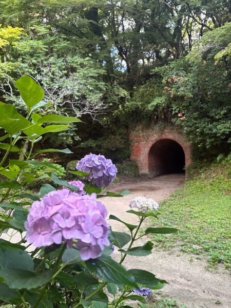 投稿：石のトンネル