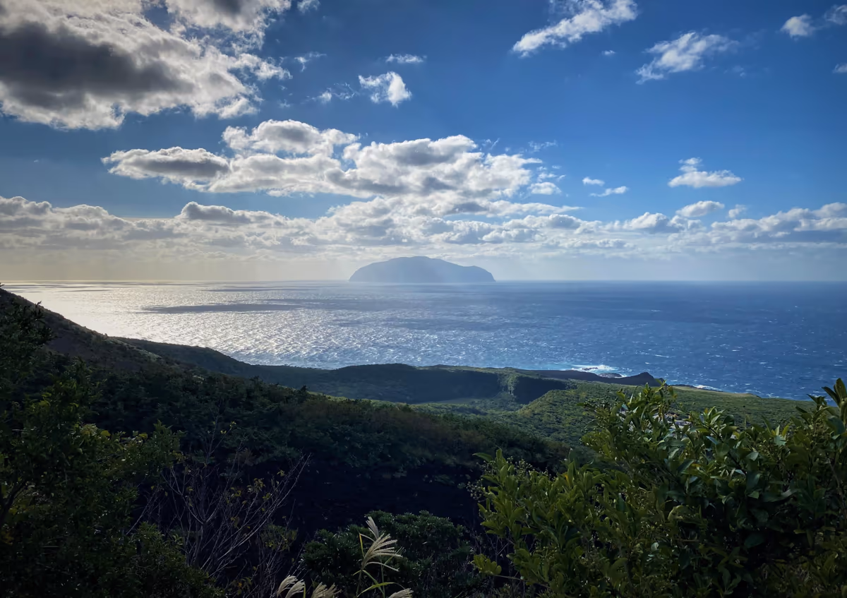 投稿写真：御蔵島と新澪池跡