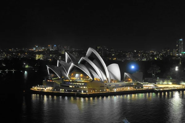 投稿：オペラハウス