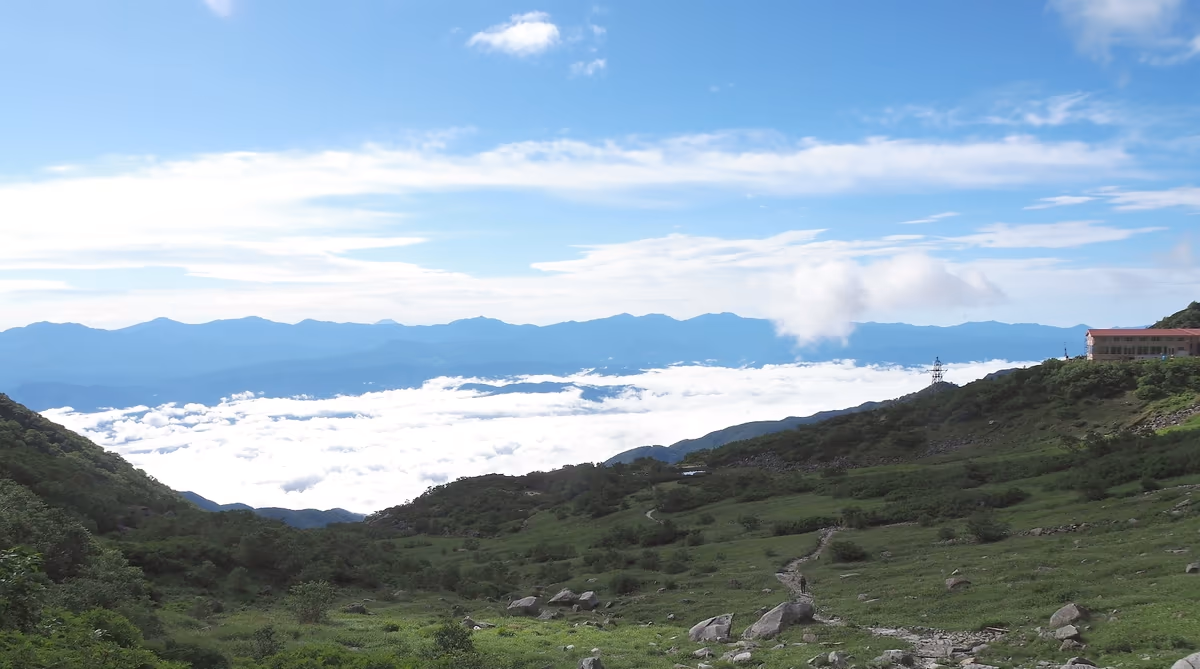 投稿写真：雲海の上の千畳敷カール（富士山を確認！）