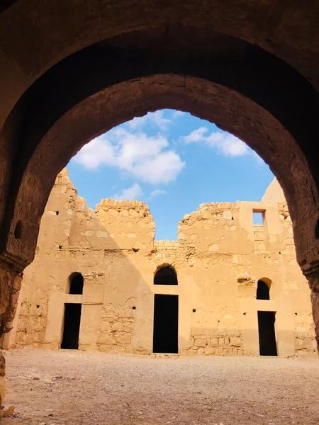 投稿：砂漠の城 城内