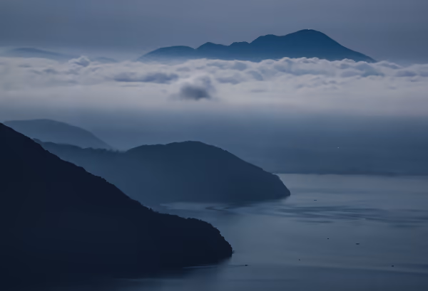 投稿：あたまを雲の上に出し