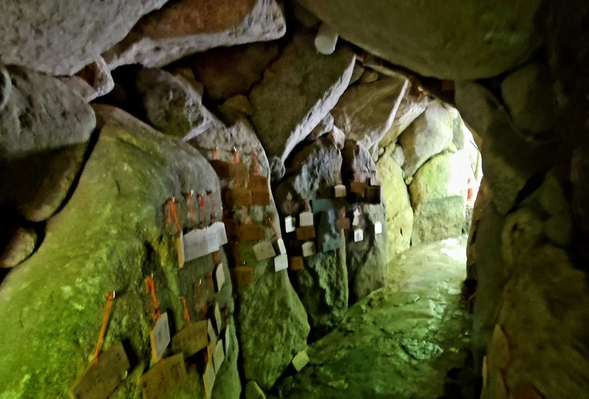 投稿写真：絵馬のトンネル