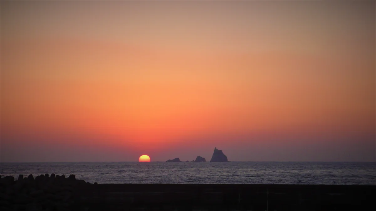 投稿写真：三本岳と夕陽