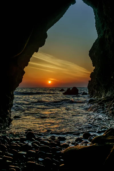 投稿：洞窟を抜けると…