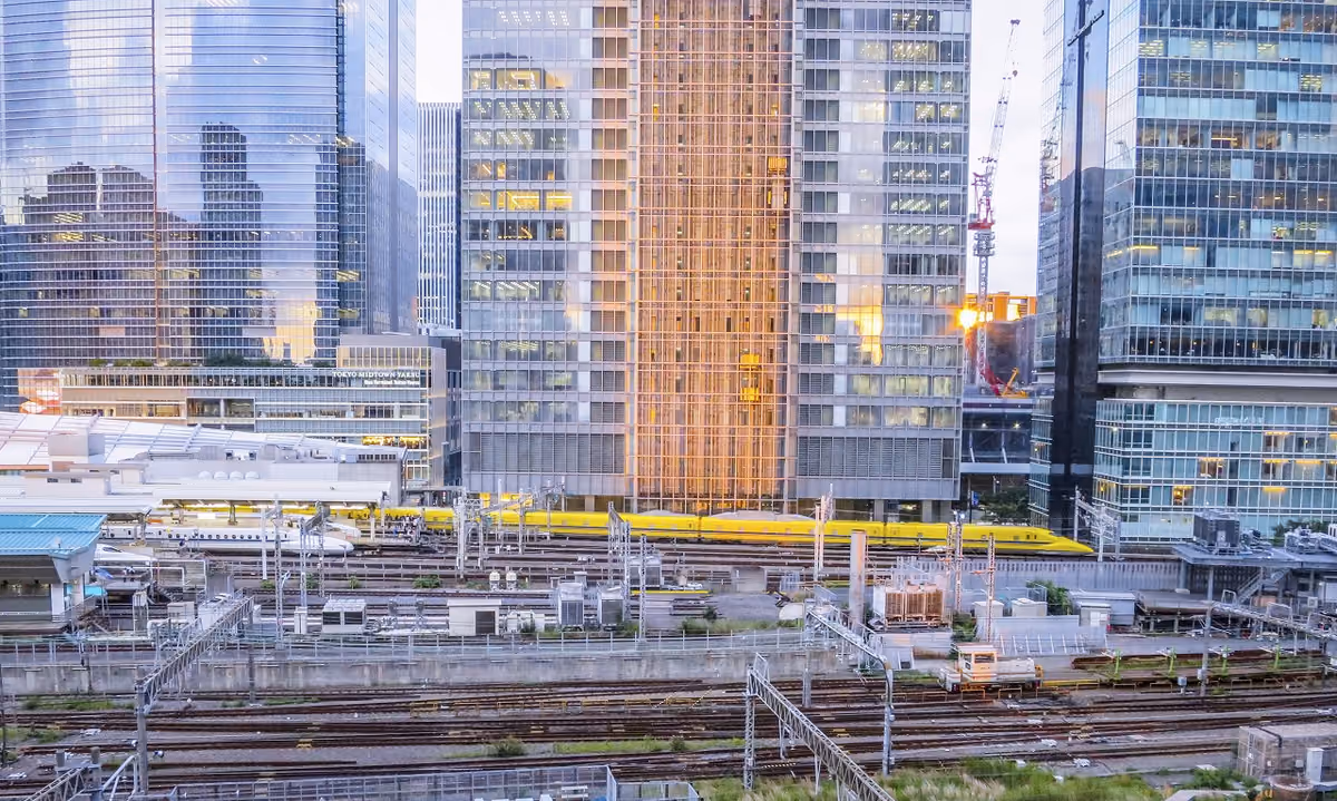 投稿写真：東京駅を発車したドクターイエロー