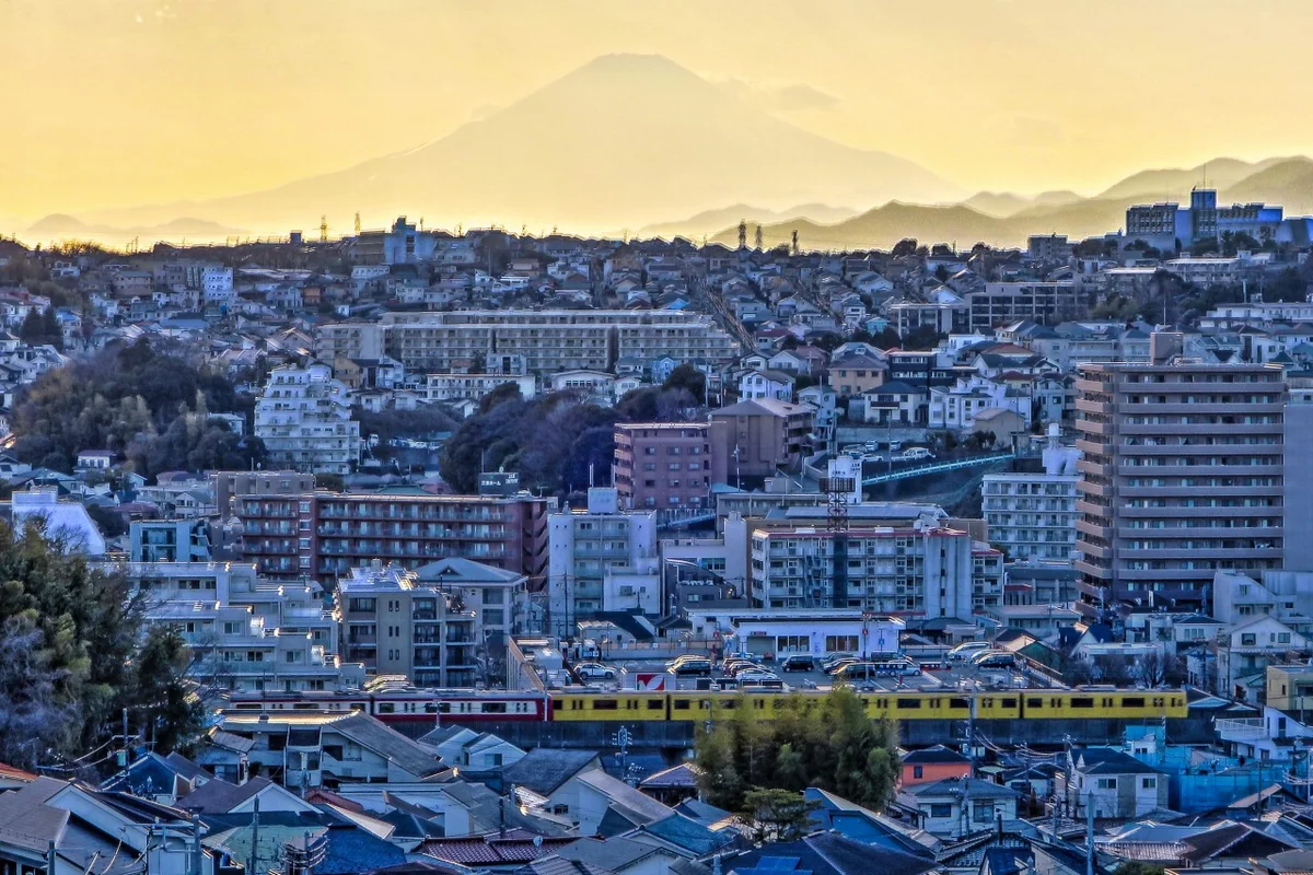 投稿写真：KEIKYU YELLOW HAPPY TRAINと富士山