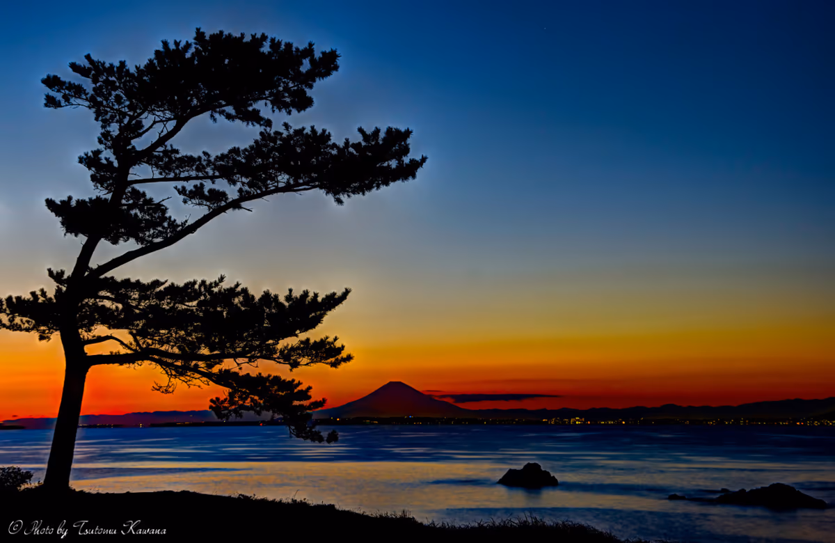 投稿写真：安房国松島に夕富士冴える。