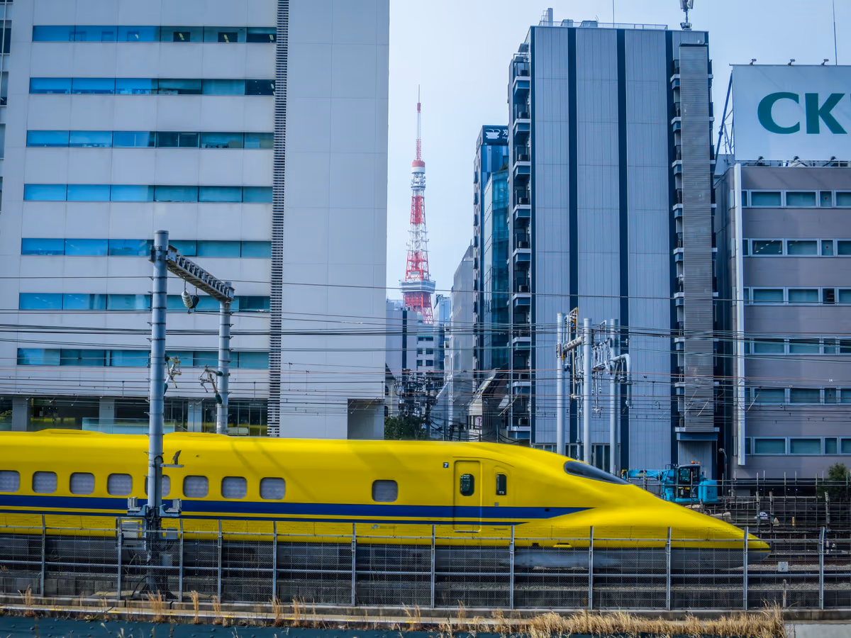 投稿写真：東京タワーとドクターイエロー