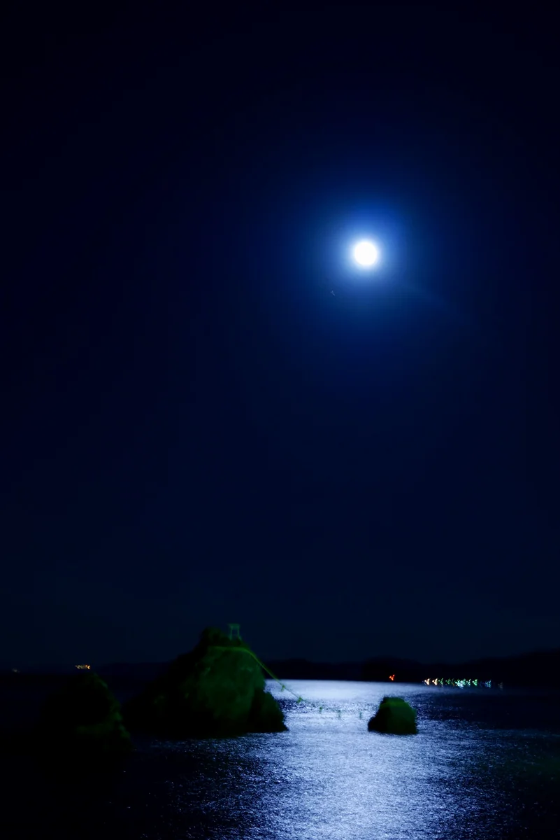 投稿写真：夫婦岩月の出