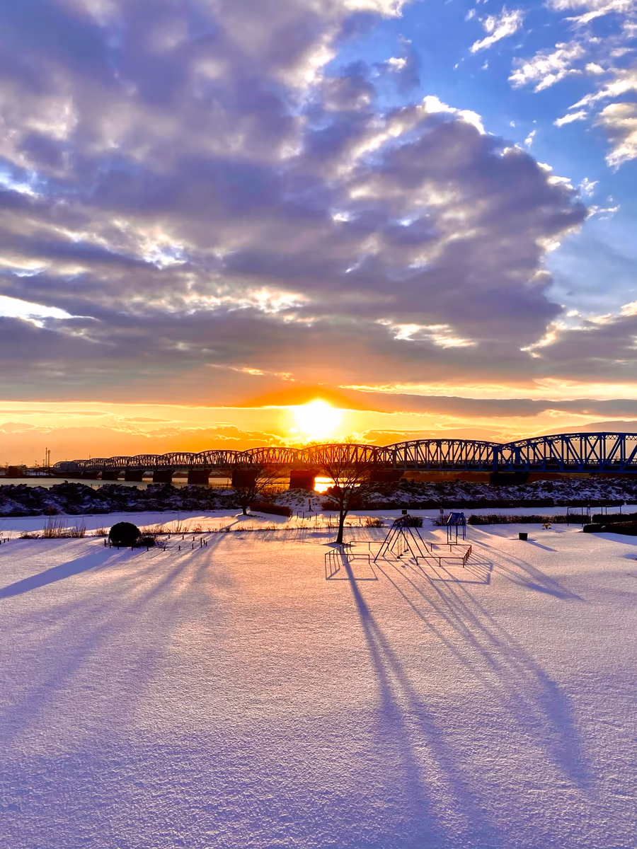 投稿写真：泰平橋と朝日☀️