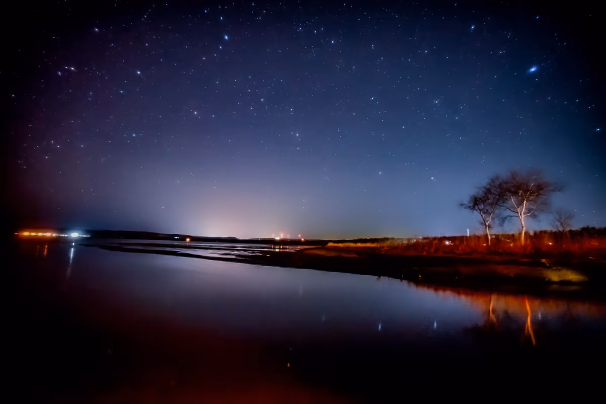投稿写真：引き潮の卯原内川に写る星空