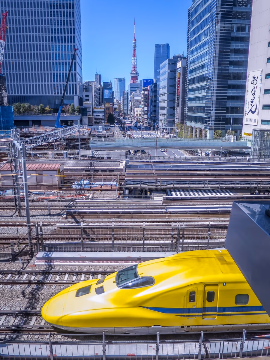 投稿写真：東京タワーとドクターイエロー