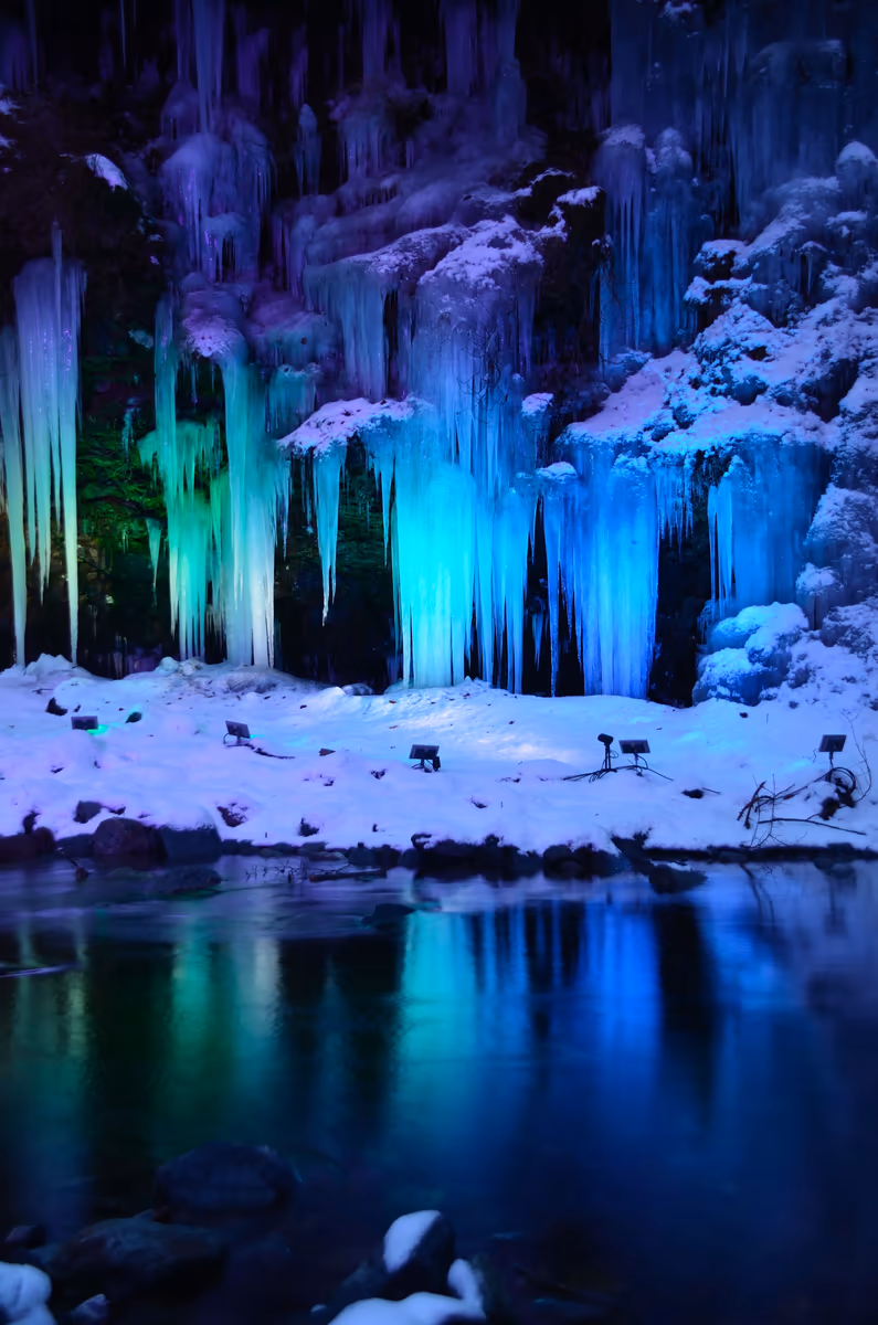 投稿写真：氷の迷宮　闇夜