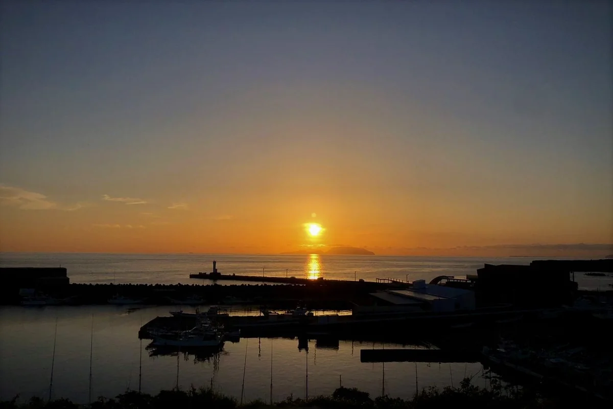 投稿写真：神津島と繋ぐ太陽の道