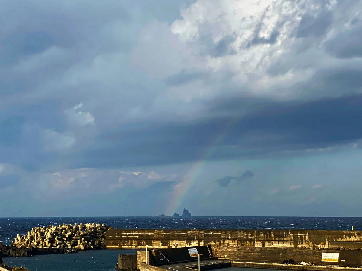 投稿写真：三本岳と虹