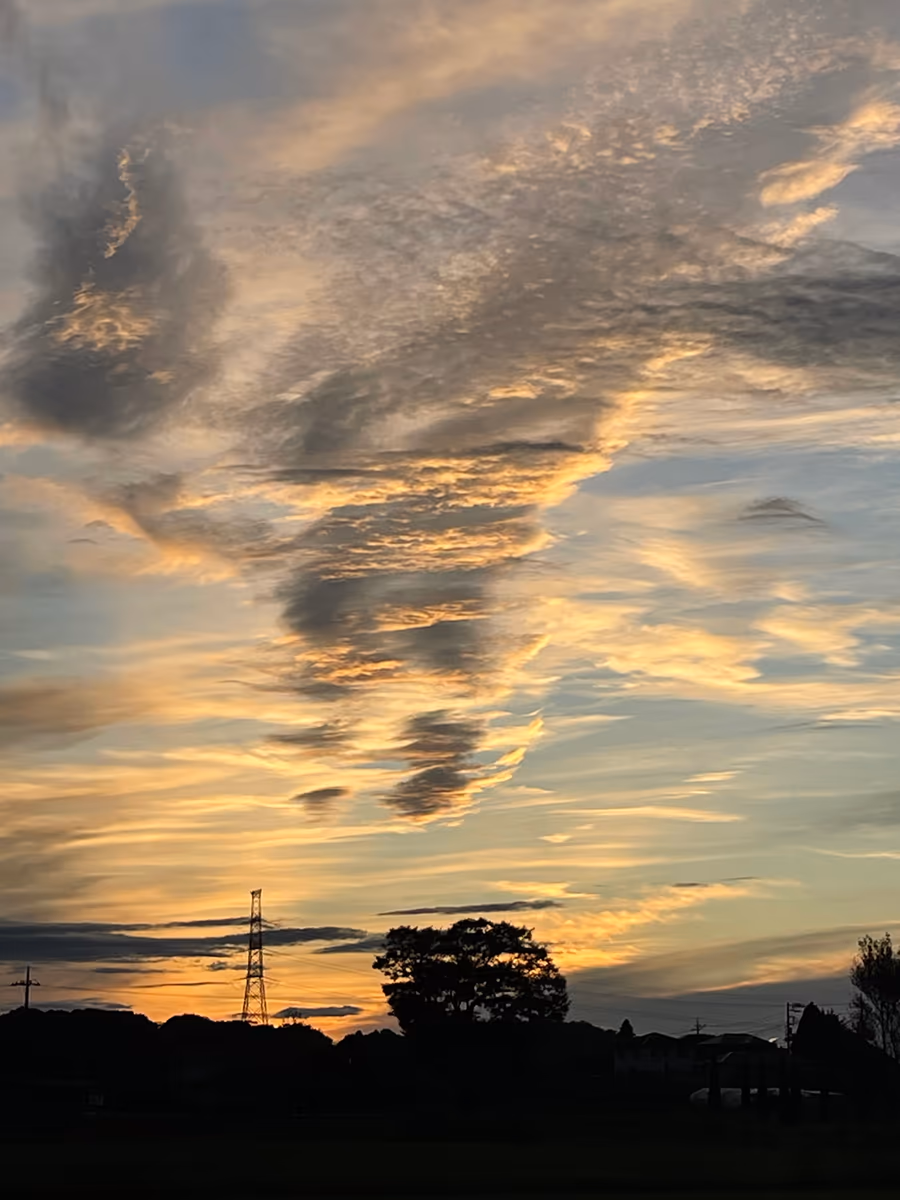 投稿写真：黄金に輝く龍神雲