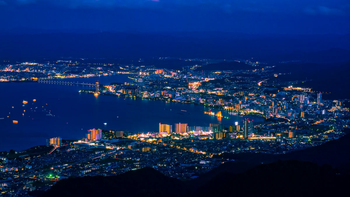 投稿写真：夕闇迫る大津市街と琵琶湖２０１７