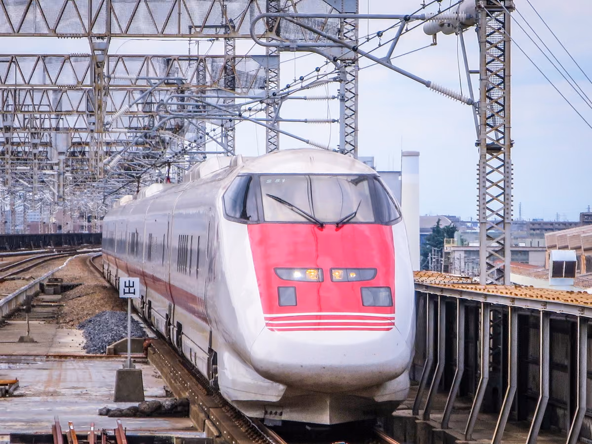 投稿写真：大宮駅に進入するイーストアイ