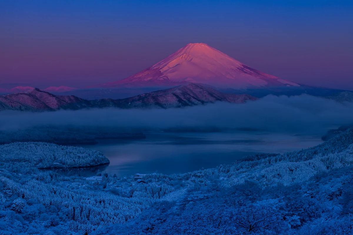 投稿写真：箱根大観山より雪景色と紅富士