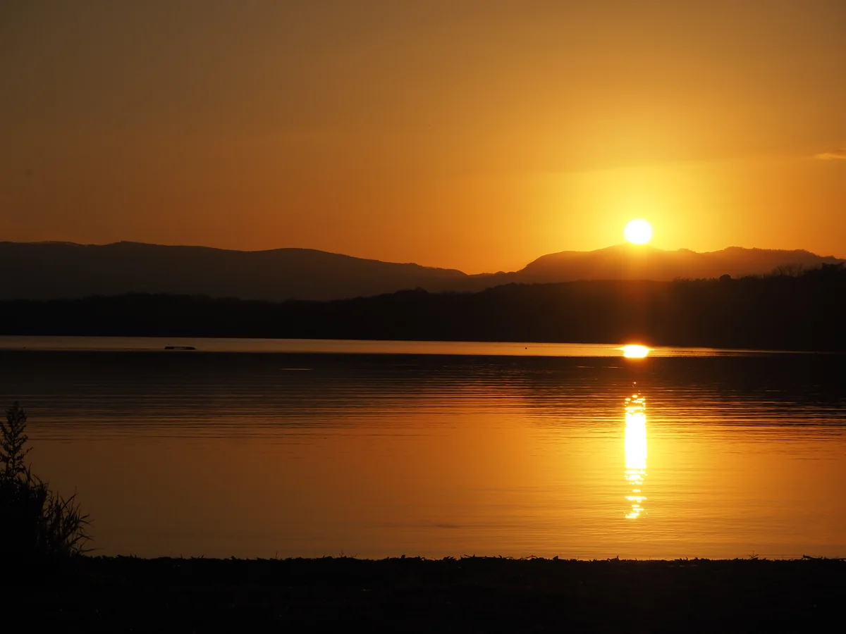投稿写真：湖沼の夕暮れ時